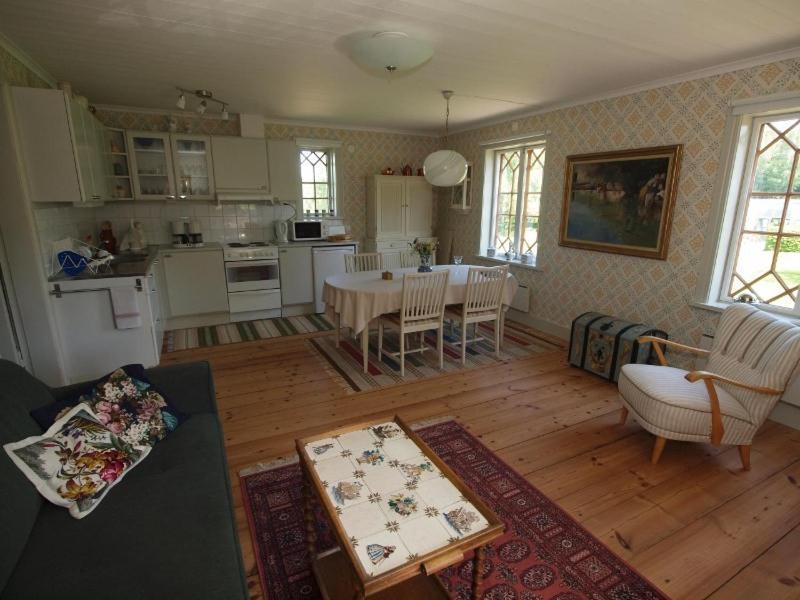 Bjoerka Storgard B&B Motala Bilik gambar