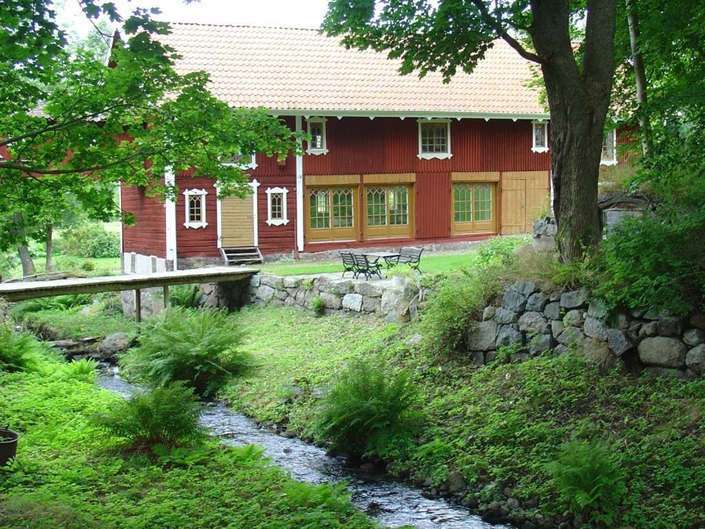 Bjoerka Storgard B&B Motala Bilik gambar